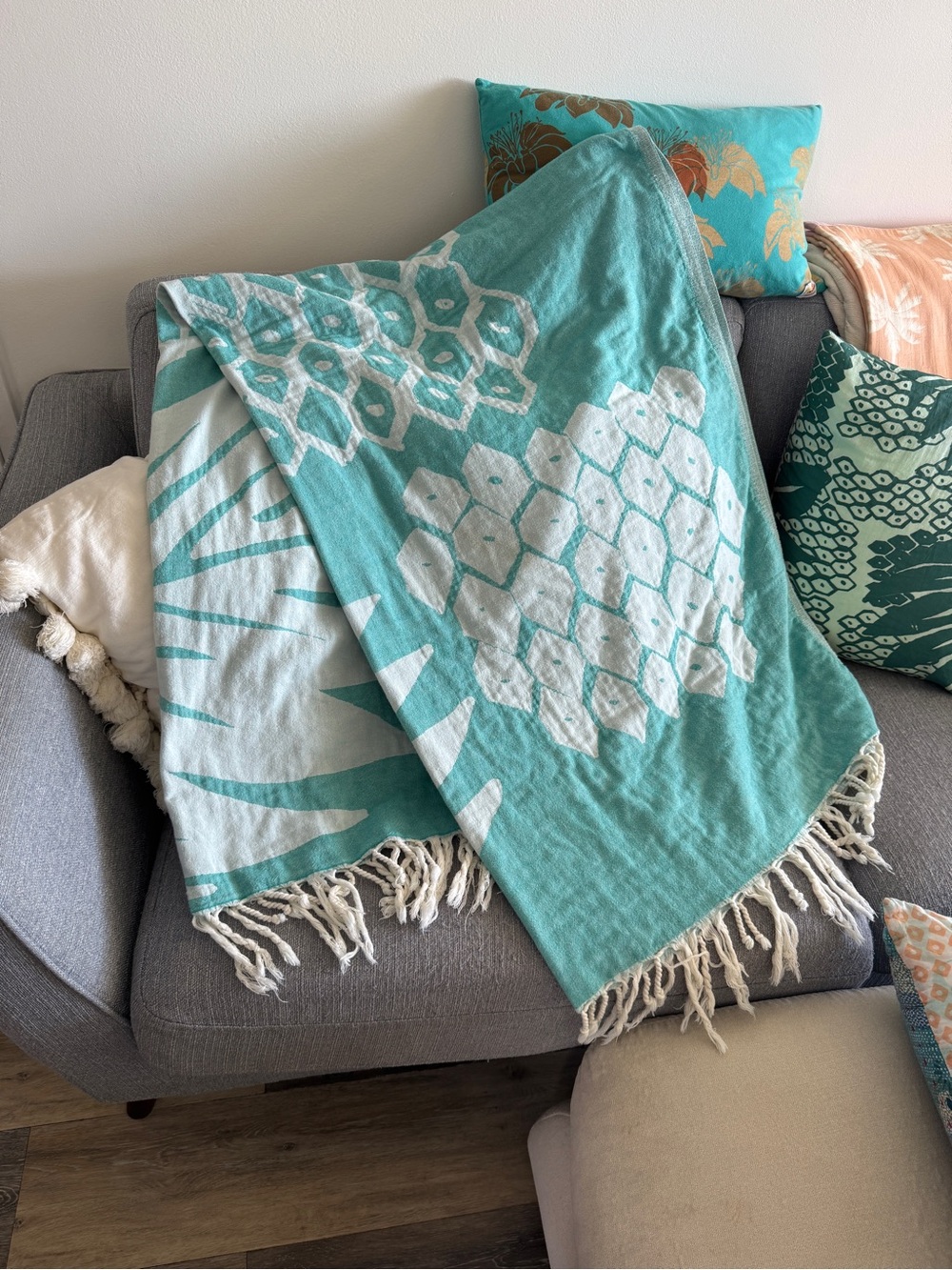 GUC RARE Kealopiko x Hoa Kai Large Woven Picnic Blanket, Ulu Print, Teal.